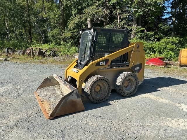 CAT 226B3 Mini Pale Gommate