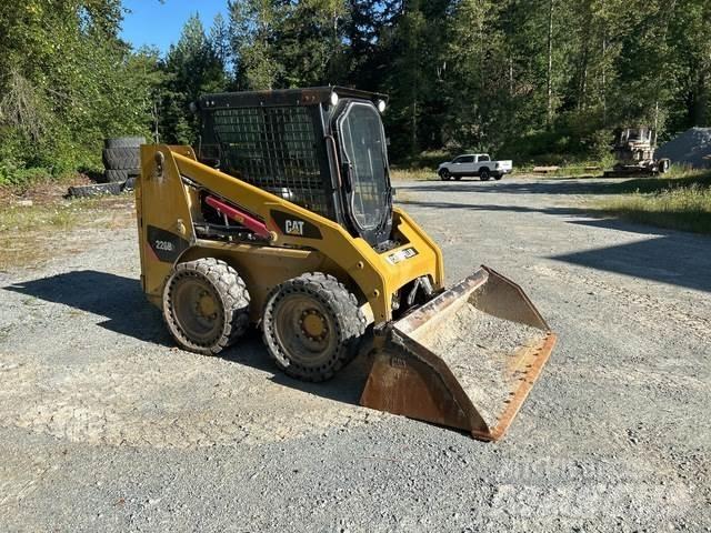 CAT 226B3 Mini Pale Gommate