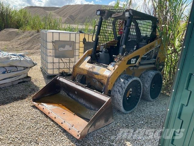 CAT 226B3 Mini Pale Gommate