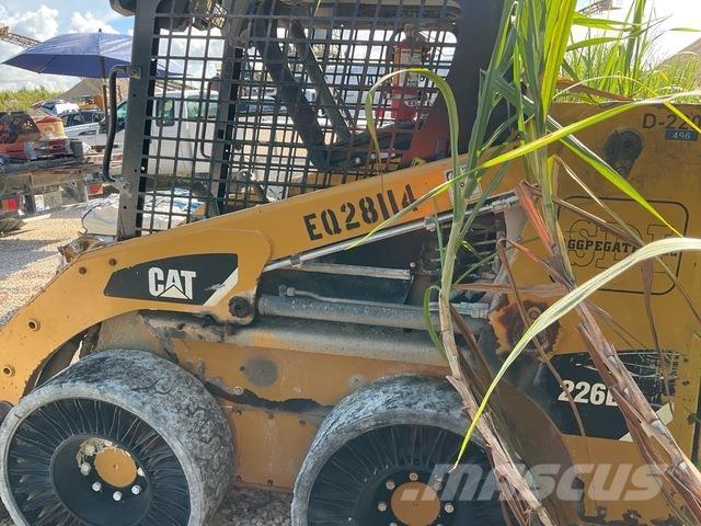 CAT 226B3 Mini Pale Gommate