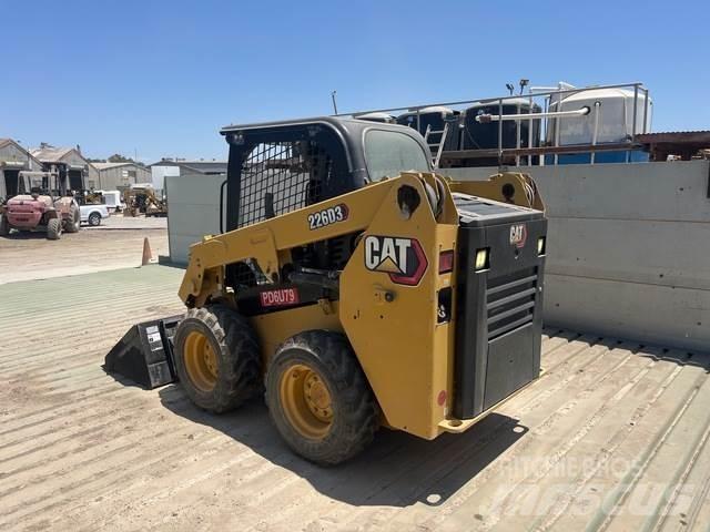 CAT 226D3 Mini Pale Gommate