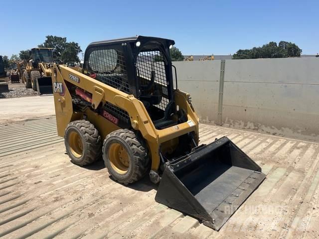 CAT 226D3 Mini Pale Gommate