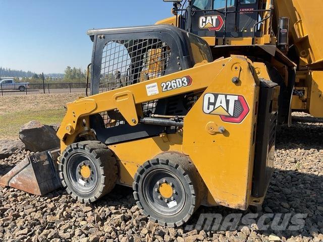 CAT 226D3 Mini Pale Gommate