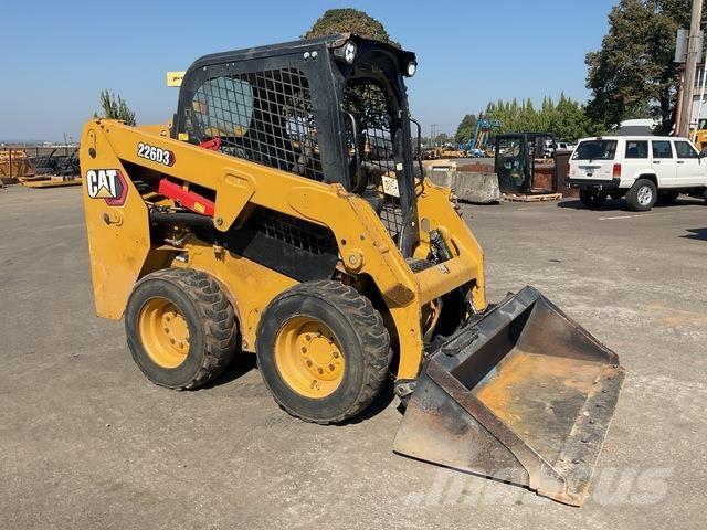 CAT 226D3 Mini Pale Gommate