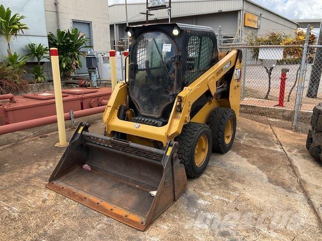 CAT 226D3 Mini Pale Gommate