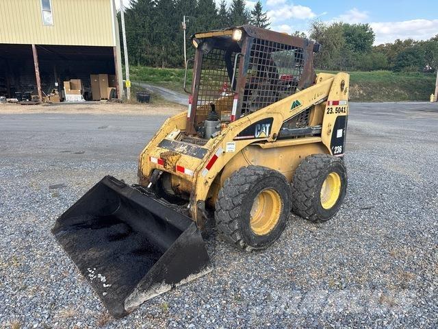 CAT 236 Mini Pale Gommate