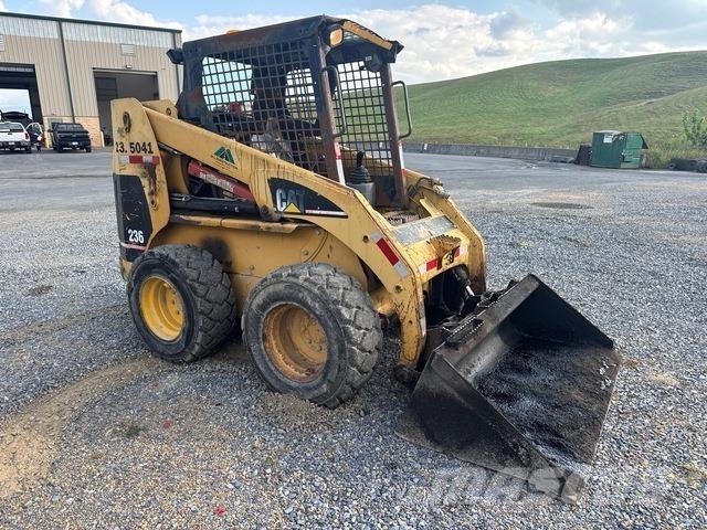 CAT 236 Mini Pale Gommate
