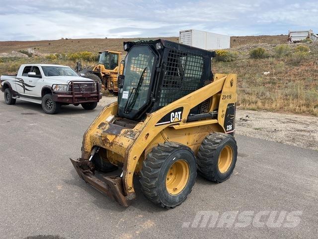 CAT 236 Mini Pale Gommate