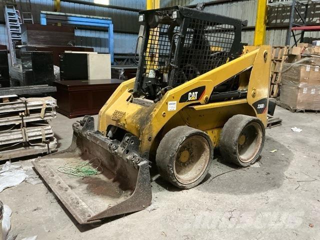 CAT 236B3 Mini Pale Gommate