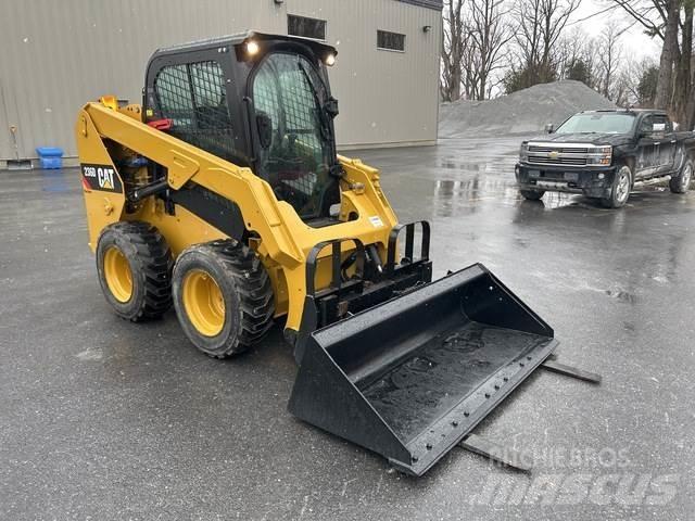 CAT 236D Mini Pale Gommate