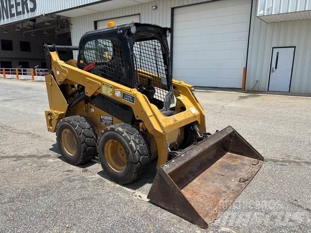 CAT 242D Mini Pale Gommate