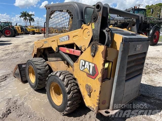 CAT 242D3 Mini Pale Gommate