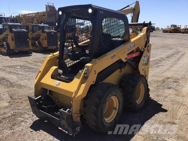 CAT 242D3 Mini Pale Gommate