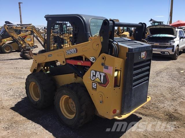 CAT 242D3 Mini Pale Gommate