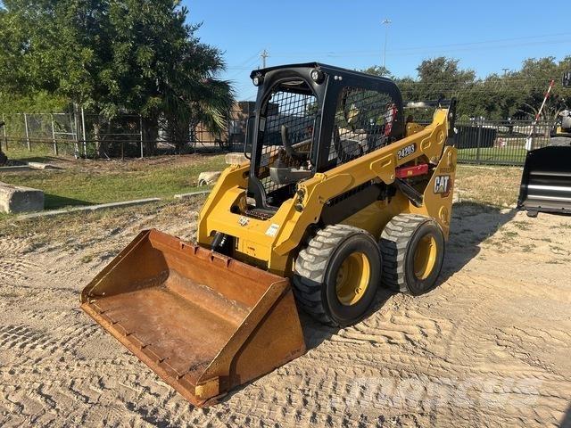 CAT 242D3 Mini Pale Gommate