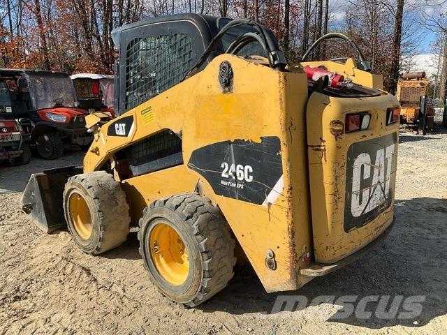 CAT 246C Mini Pale Gommate