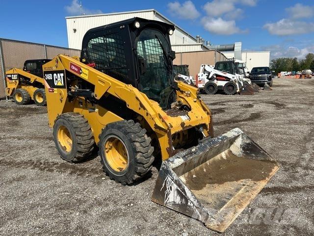 CAT 246D Mini Pale Gommate