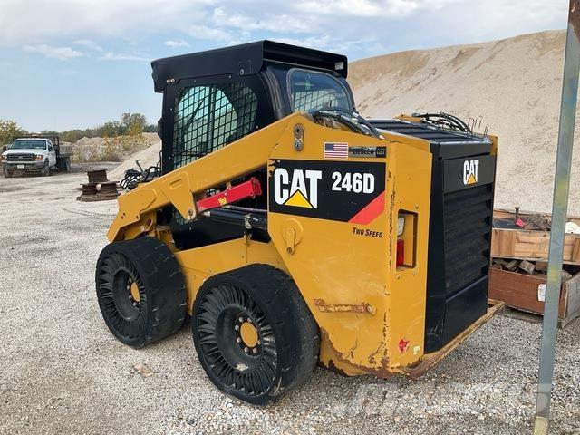 CAT 246D Mini Pale Gommate