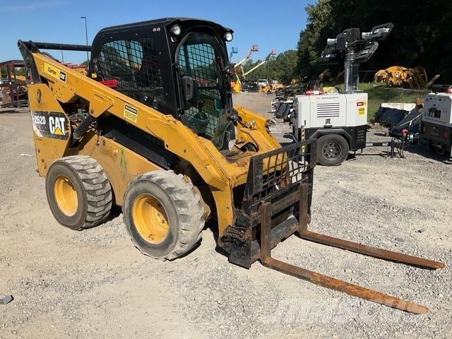 CAT 262D Mini Pale Gommate