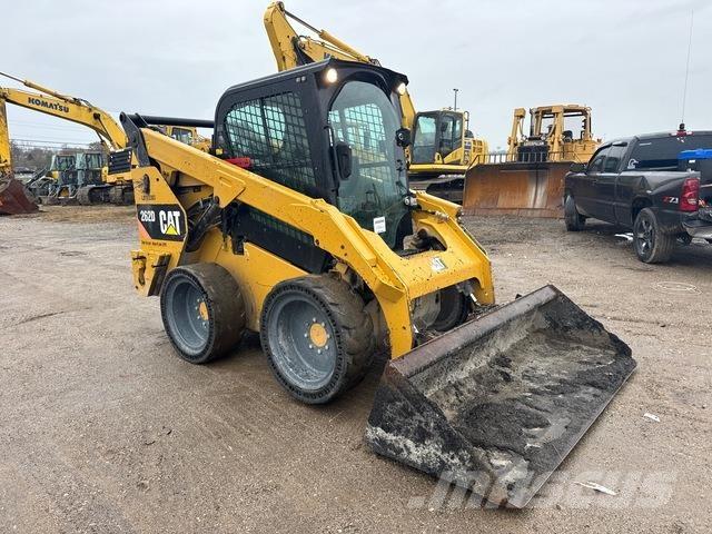 CAT 262D Mini Pale Gommate