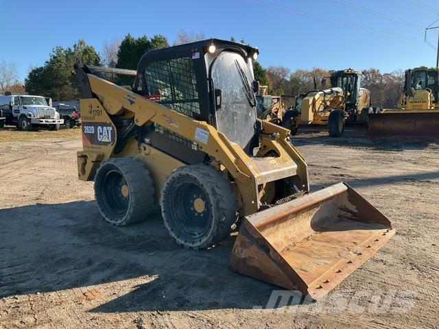 CAT 262D Mini Pale Gommate