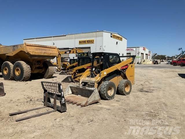CAT 262D3 Mini Pale Gommate