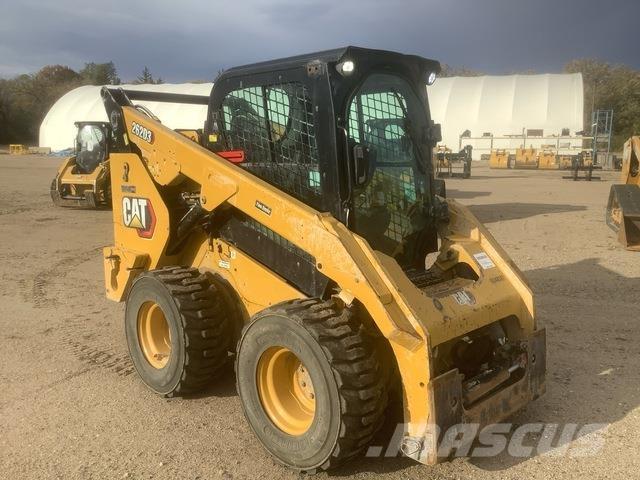 CAT 262D3 Mini Pale Gommate