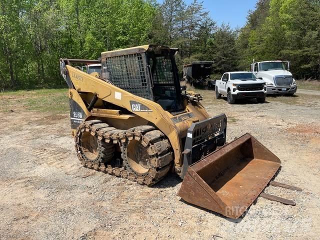 CAT 268B Mini Pale Gommate