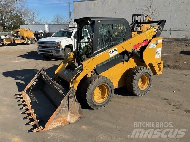 CAT 272D2 Mini Pale Gommate