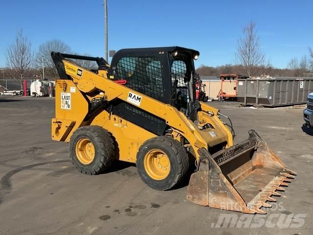 CAT 272D2 Mini Pale Gommate