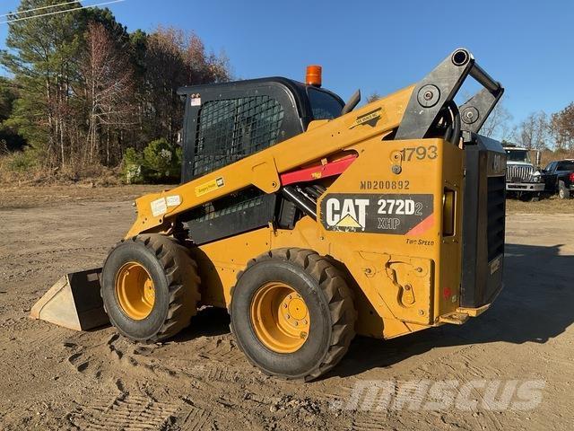 CAT 272D2 XHP Mini Pale Gommate