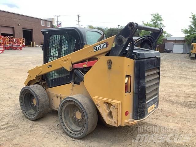 CAT 272D3 Mini Pale Gommate