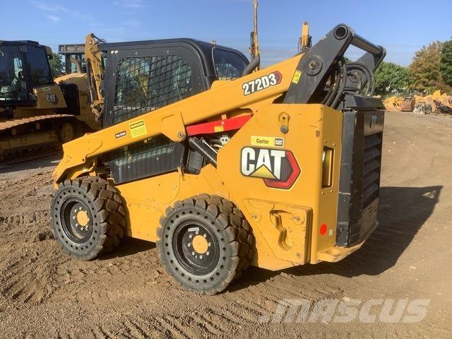 CAT 272D3 Mini Pale Gommate