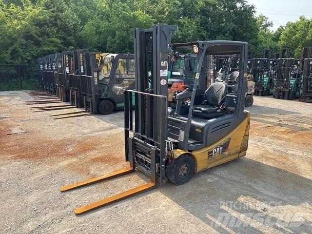 CAT 2ET3000 Carrelli elevatori elettrici