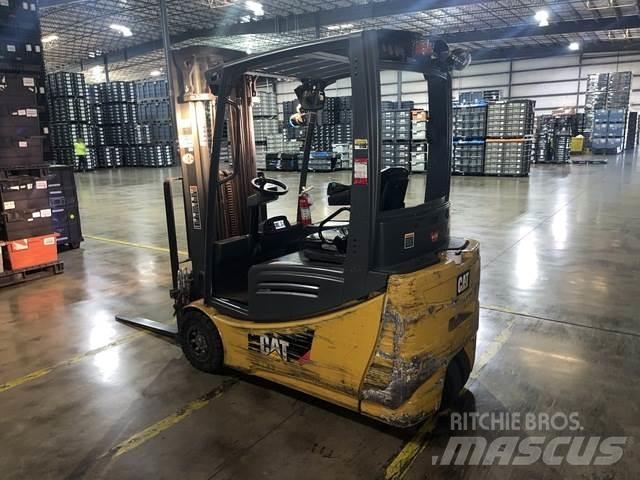 CAT 2ET3000 Carrelli elevatori elettrici