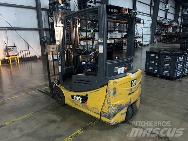 CAT 2ET3000 Carrelli elevatori elettrici