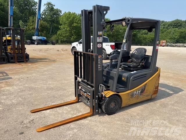 CAT 2ET3000 Carrelli elevatori elettrici