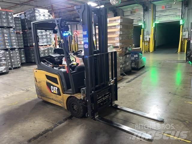 CAT 2ET3000 Carrelli elevatori elettrici