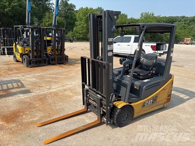 CAT 2ET3000 Carrelli elevatori elettrici