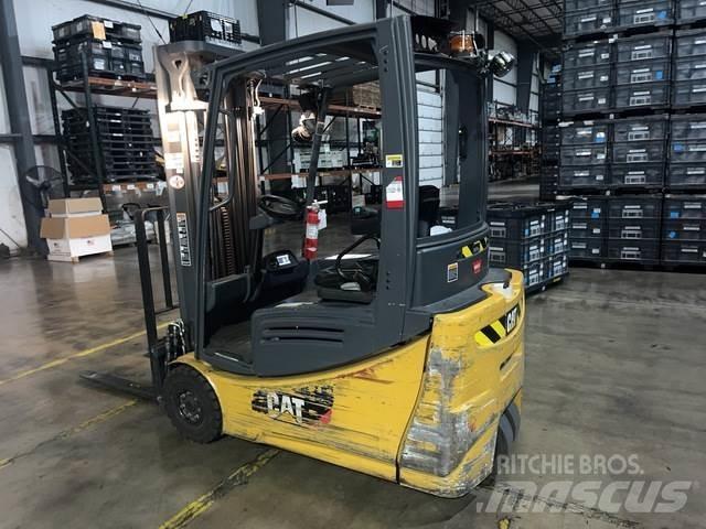 CAT 2ET3000 Carrelli elevatori elettrici