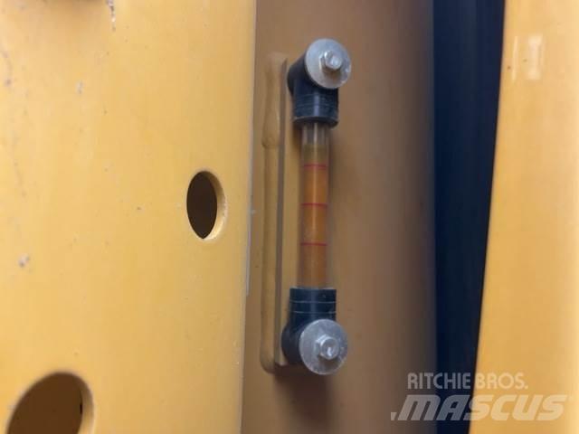 CAT 320 Escavatori cingolati