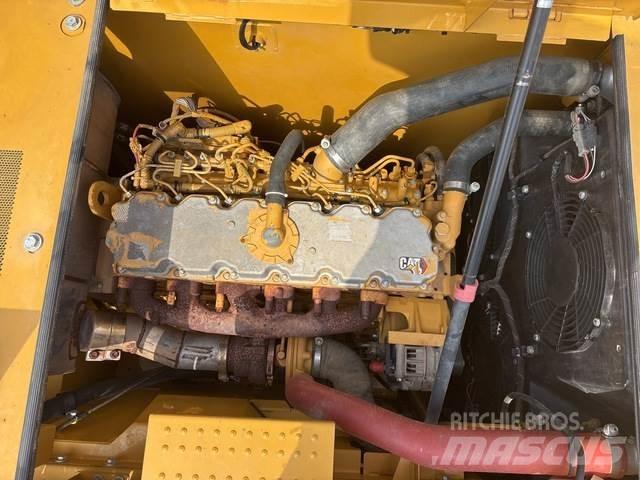 CAT 323GC Escavatori cingolati