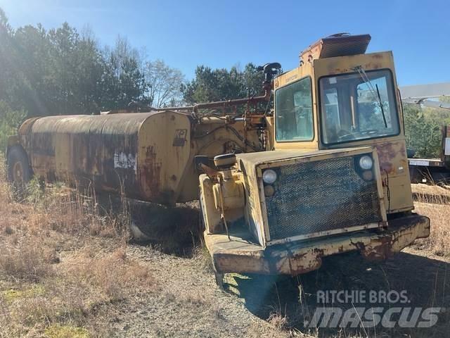 CAT 613B Autocisterne