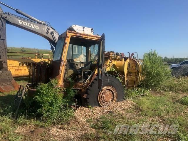 CAT 613C Autocisterne
