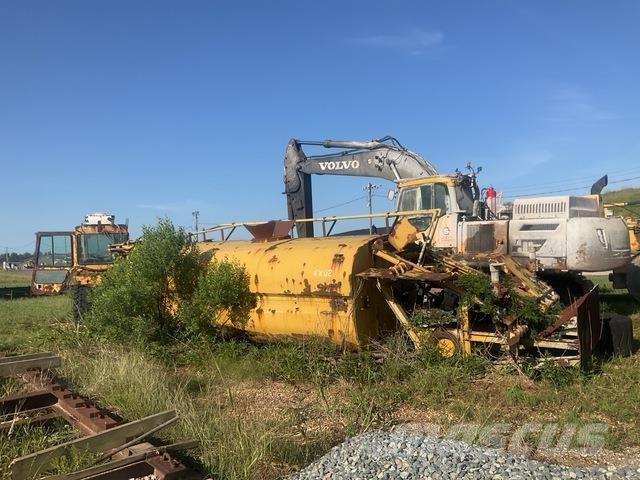 CAT 613C Autocisterne