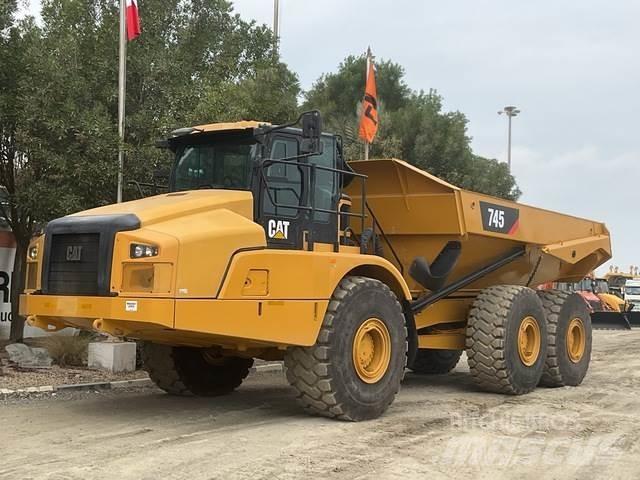CAT 745 Dumpers articolati