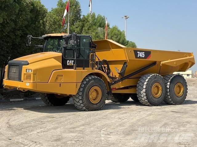 CAT 745 Dumpers articolati