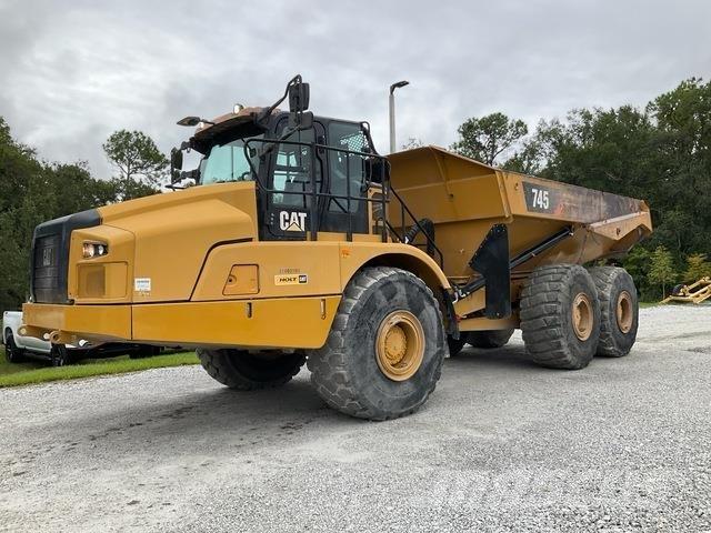 CAT 745 Dumpers articolati