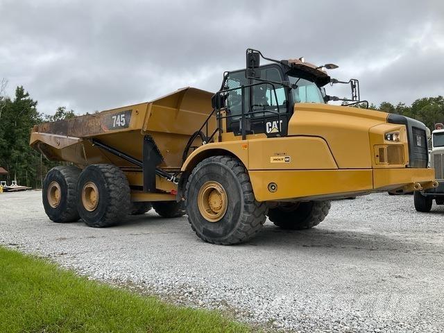 CAT 745 Dumpers articolati