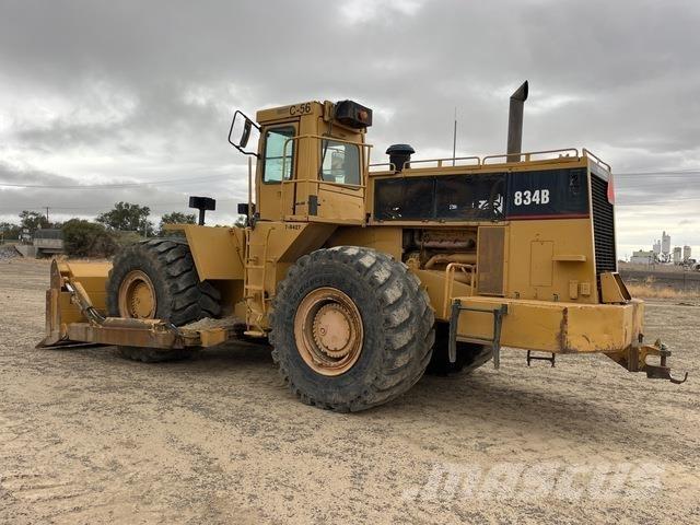CAT 834B Dozer gommati